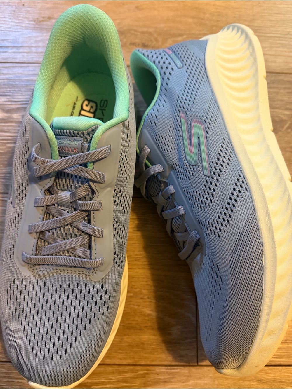Skechers Slip Ins Women's Light Gray Slip-On Athletic Sneakers 9.5